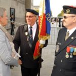 Le salut aux porte-drapeaux